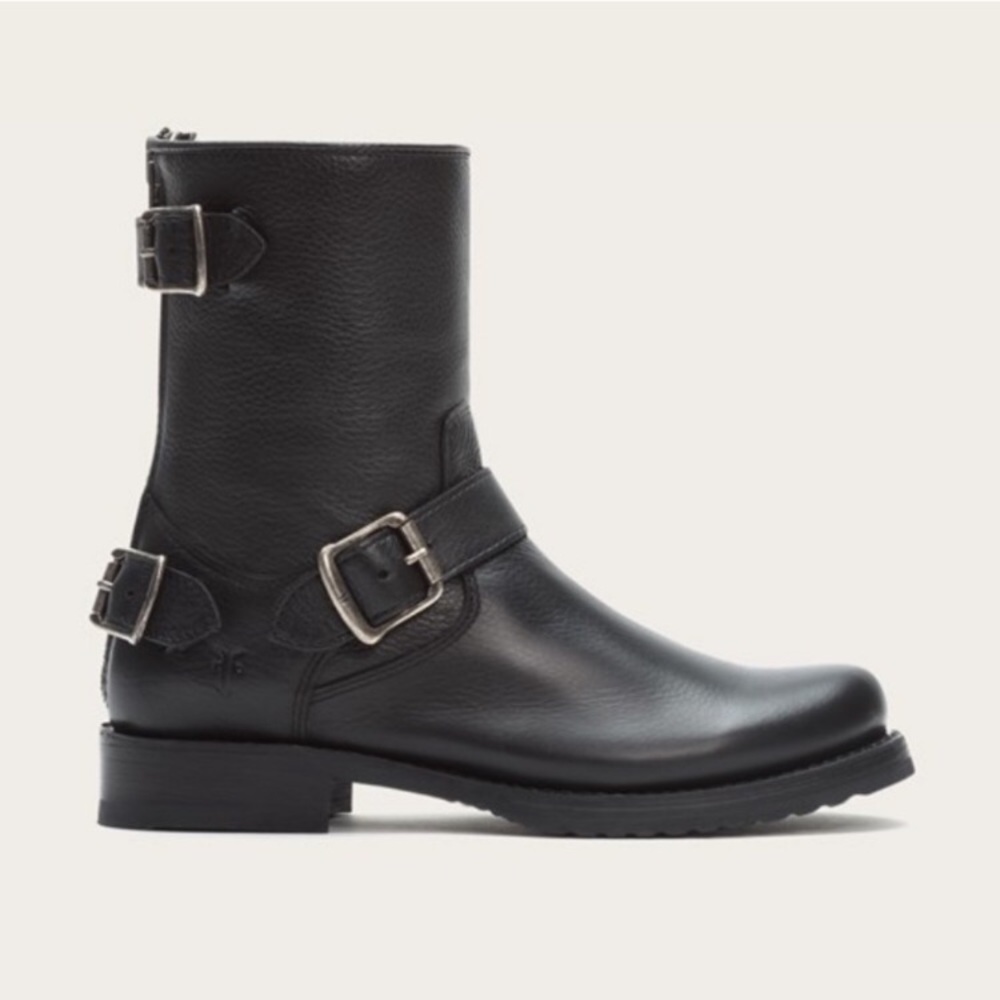 Frye Veronica Back Zip Short Boots - Sz 7.5